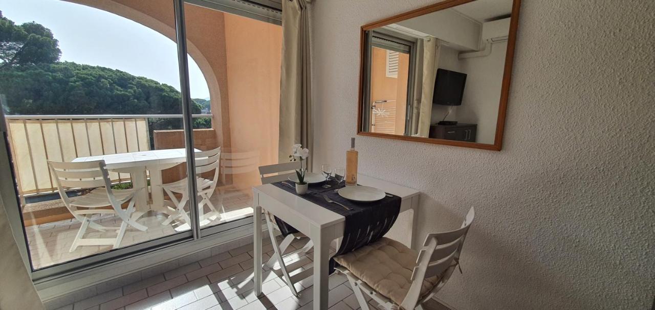 L'Etoile Sous Les Pins - La Loge Apartment Hyeres Bagian luar foto