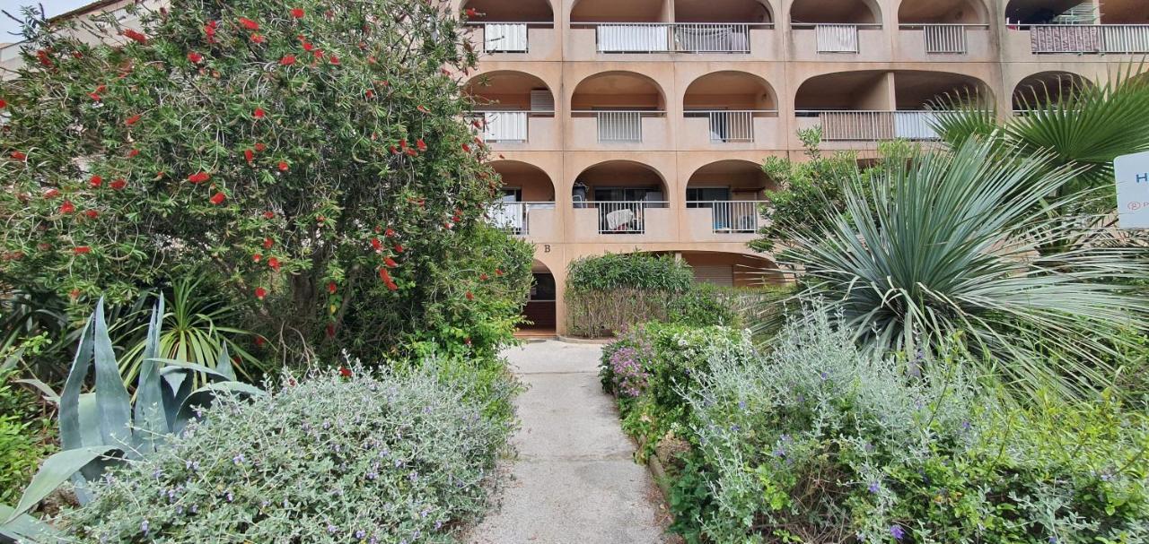 L'Etoile Sous Les Pins - La Loge Apartment Hyeres Bagian luar foto