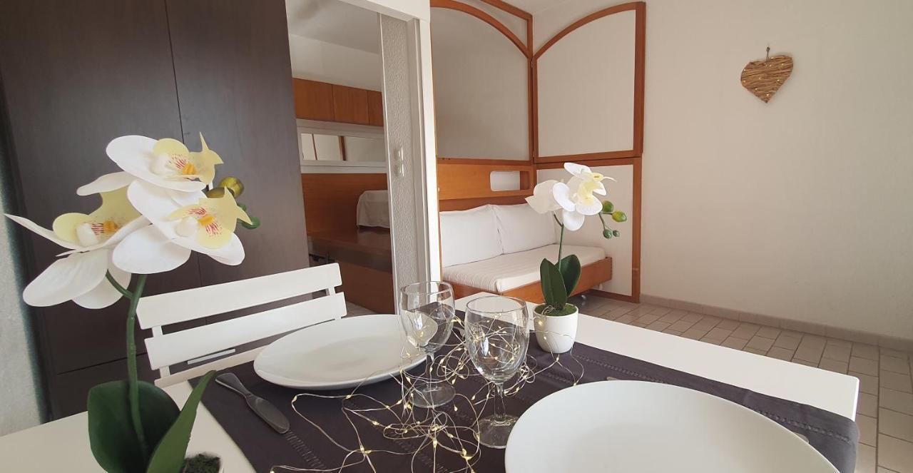 L'Etoile Sous Les Pins - La Loge Apartment Hyeres Bagian luar foto