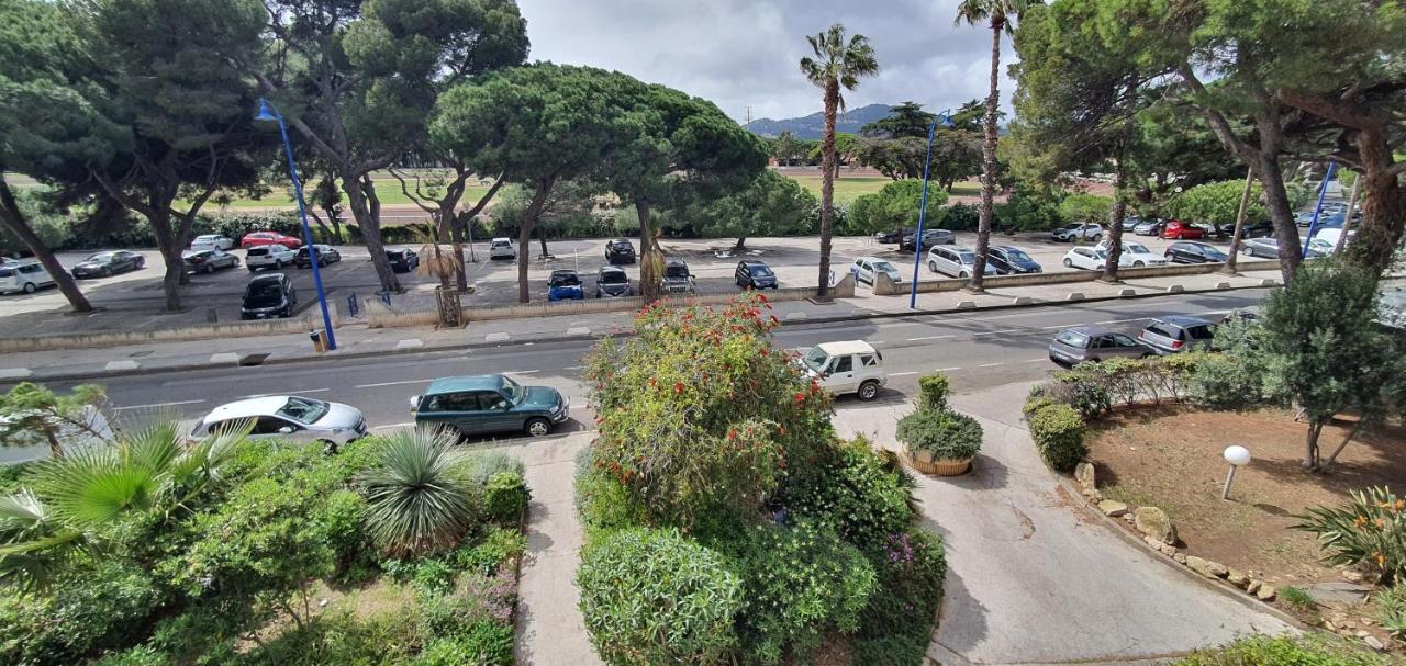 L'Etoile Sous Les Pins - La Loge Apartment Hyeres Bagian luar foto